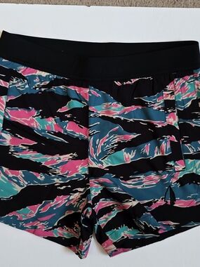 THF Tachuntfish Athletic Shorts in "Retro Tigré" Medium